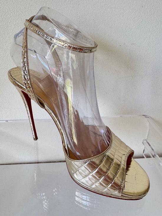 Christian Louboutin Gold Snakeskin Heel Sandals in size 38 offer a peep toe desi - Picture 3 of 15